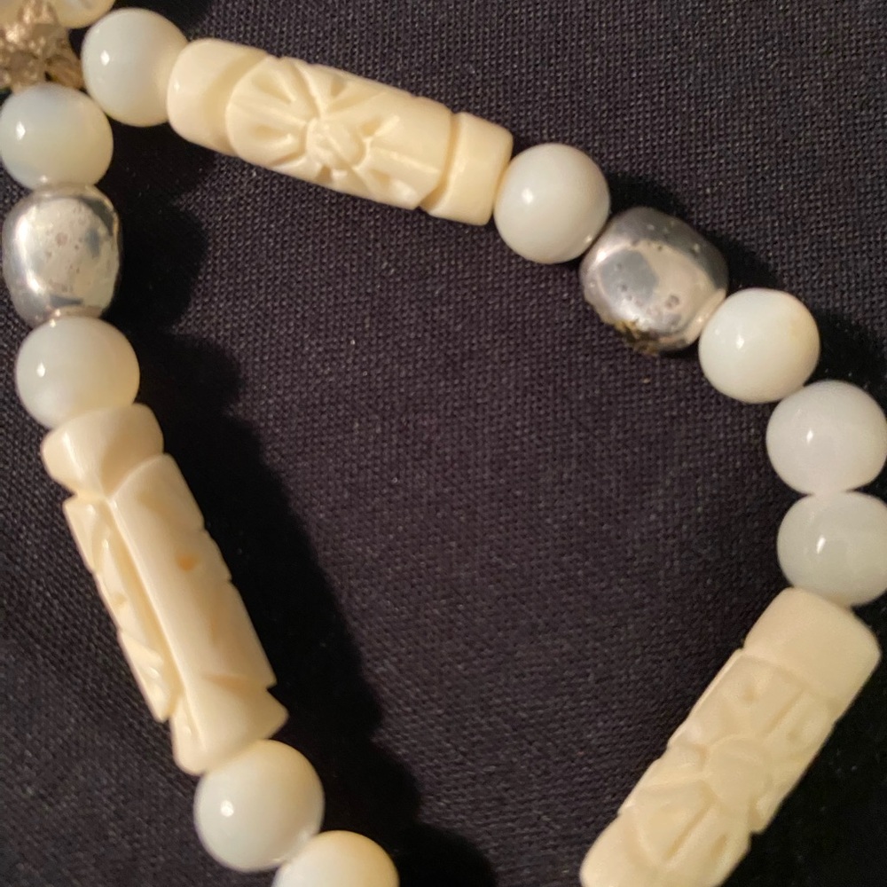 J. Jill Cream and Silver Beaded Bracelet - Picture 2 of 4